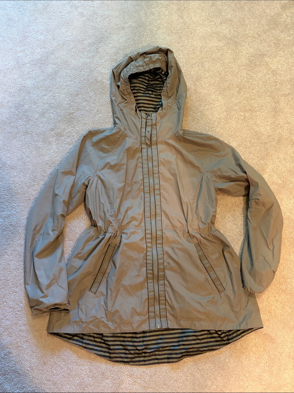 Lululemon Rain for Days reversible jacket